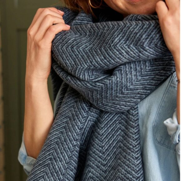 Chappywrap Bayside Herringbone Shawl - Picture 2 of 6